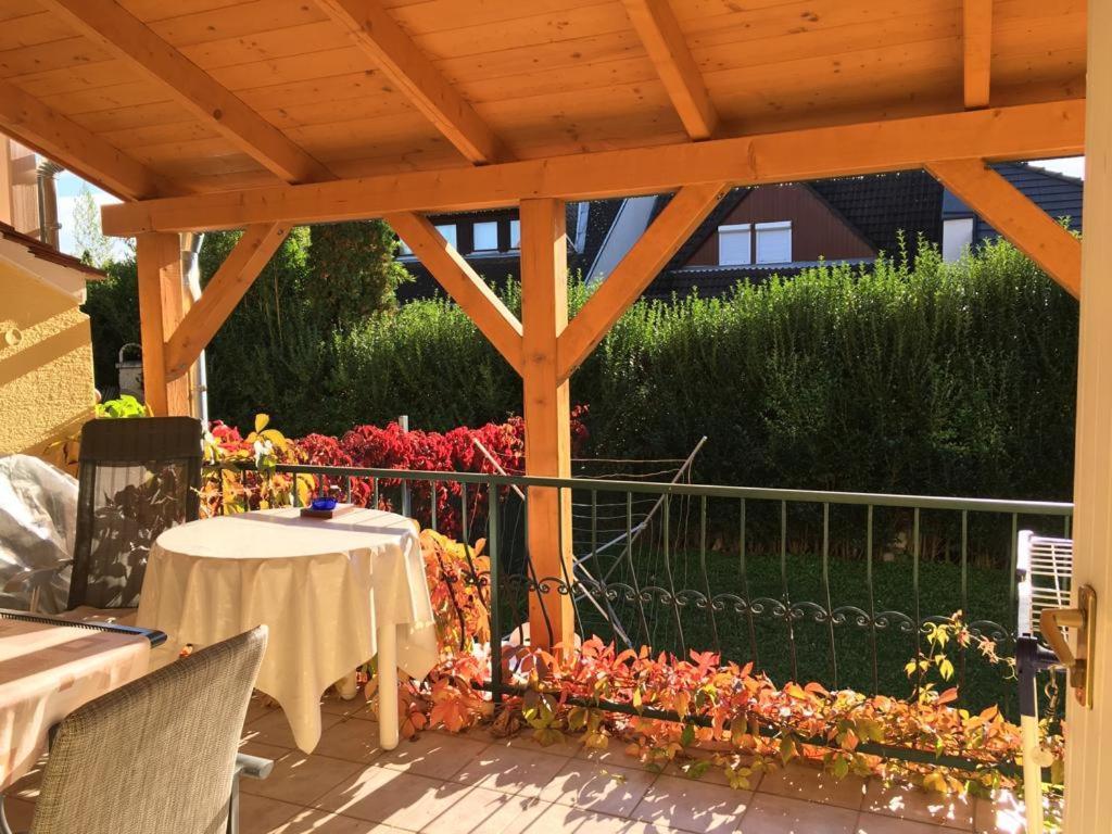 Gaestehaus Neumann Buk Bagian luar foto